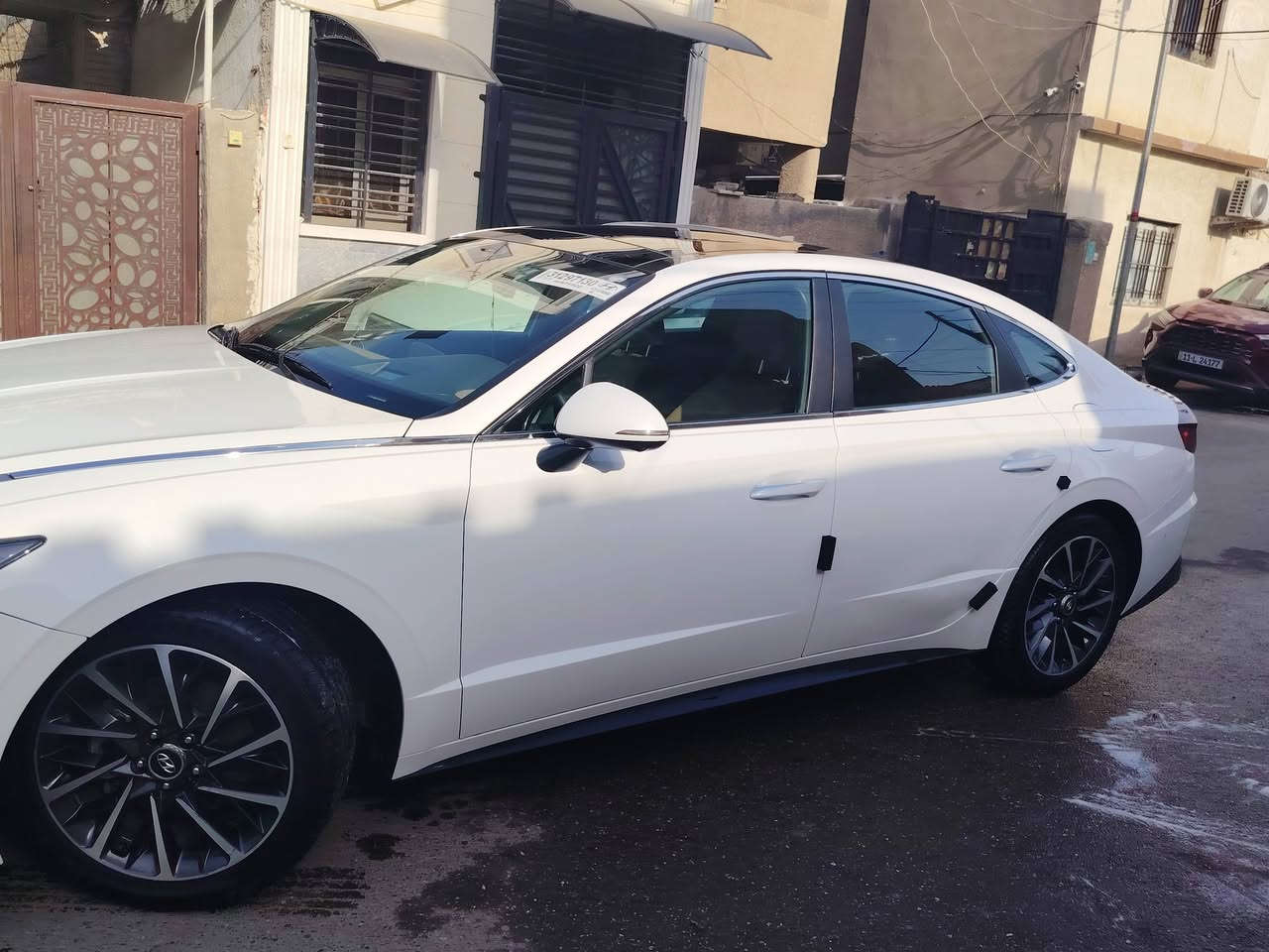 سوناتا 2023 فول اعلى مواصفات للأخير 🔥
 
للبيع أو مرواس .

داخل قرمزي 
سيارة تتقدم وترجع بالبصمة 
تشغيل عن بعد 
فتحة سقف:بانوراما
نوع المقاعد: كهربائي  + تدفئة 
5 وضعيات قيادة
لدات متغيرة الالوان 
تدفئة ستيرن 
تدفئة تبربد كشنات الامامية 
تبريد قطعتين 
خزن ميموري 
شحن لاسلكي
اوتو ستوب
مرايات شفت+رادار
نقطة عمياء
رادار خطوط شوارع+اوتو درايف
فوول تحكم ستيرن
أكياس هوائية: 12
الشاشة كبير عدد  2
نظام الصوت : Bose (12 Speakers) 
رادار ٣٦٠
المستشعرات: مساعد أمامي وخلفي ونقطة عمياء
الكاميرة
حادثها فقط بونيد امبدل ولقديم موجود  وبيه مكان بارد بدون يارباك بدون شواصي بدون لغد بدون دواخل .
ايرباكات سليم
المصابيح: LED + Xenon
سيارة مرقم كامل  .

*********** السعر 190 وبيه مجال
