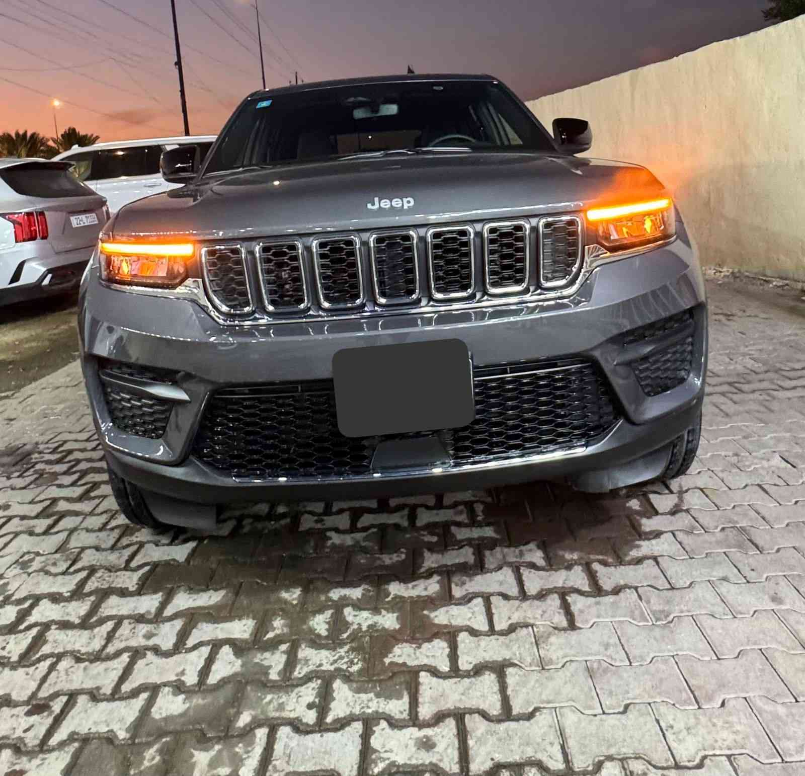 السلام عليكم ورحمه الله وبركاته
جيب كراند شيروكي لاريدو 5راكب 

 2024 

مرقم بغداد الدولي /تحويل ثاني يوم 

2024 Jeep Grand Cherokee, Laredo  1C4RJHAG7RC244951

هذا رقم الشاصي لليحب يطلع صورها وبلااضافه كل صورها مذكوره بلمنشور  صور الحادث والحالي

واي شي غير حادث امريكا ماابيها فقط جاملغ ربع نهائي والباب من جوه الكتابات اتعمرن نفسهن ونصبغن  عداهن مكفوله كفاله سياره جديده  جدا 

العداد  / 13 الف اخت زيرو وعلا وضع الشركه 

محرك 3600 

مواصفات!!!!

فتحه سقف

 رادار امامي وجانبي

نقاط العمياء 

صندوق كهرباء 

كشنات تدفئه 

هيتر ستيرن

تشغيل عن بعد 

اوتواستوب

حساسات 

4*4

شحن لاسلكي 

شفتات ستيرن 

بصمه ابواب وتشغيل 

لد امامي خلفي 

بجم زنون بلادي 

شاشه كبيره تدعم كل معلومات السياره مع كامره  خلفيه

كشنات امامي كهرباء 

تبريد مناخي منفصل 

فول تحكم ستيرن 

باقي المواصفات معروفه 

----------------------

 كل عدتها وياها سبير الطوارئ مع جك  مع ارضياتها البلاديات من امريكا ربل

-------------------------

صيانه كامله 

دهن مع فلاتر كله اصلي 

-------------------------

كفاله عامه لغد وشاصي  كير مكينه حداديه   تخم تاير مع ويل بلاك ادشن

-------------------

اخوان كل تفاصيلها وصورها مذكروه الي تفيده اني حاظر ومااقصر وياه انشاء الله 

والي متفيده ربي يرزقه بلااحسن منها 

مكاني بغداد/الرصافه

السعر/ 340  وبي مجال انشاء الله

الاستفسار/***********
