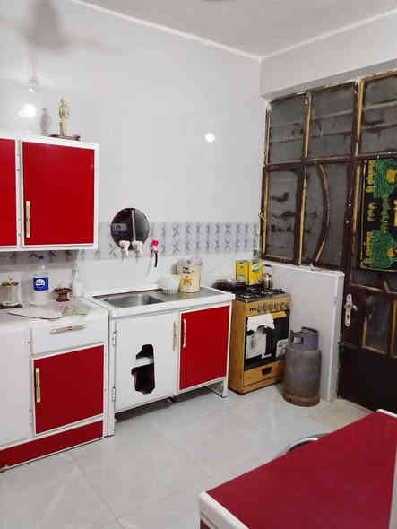 دار للبيع مساحه 50 متر 5+10 سند 25 بسمي
مدخل واحد ستقبال او صحيات او مطبخ او منور القاط الثاني بيتونه او غرفه نوم كبيره او صطح يصير غرفه نوم البيت نضيف باقي بس البخ الواجه بناء بلوك جديد البيت مي مجاري كهرباء خير من الله السريدات القديمه مربع ال3 بضهر بيت معله كبال مولده محمد ابو روان السعر 48 بي مجال 
*********** واتساب بس
