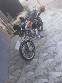 للبيع سيفان موديل 23   كهربائيات كلها  شغله  نشاط فول نضافه كدامك  الس...