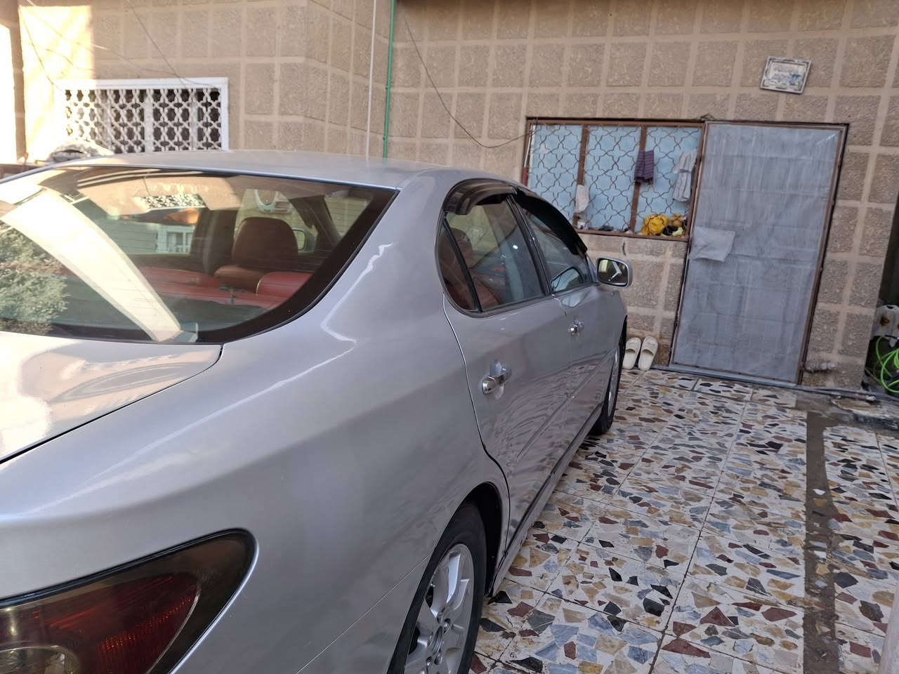 السلام عليكم لكززصالون ٢٠٠٤ كيرمحرك تبريد الكل تمام مصبوغ عام جماليه الحادث بجم خفيف ماواصل لغد السعر٨٥ ت *********** موجوده في بغدادابوغريب
