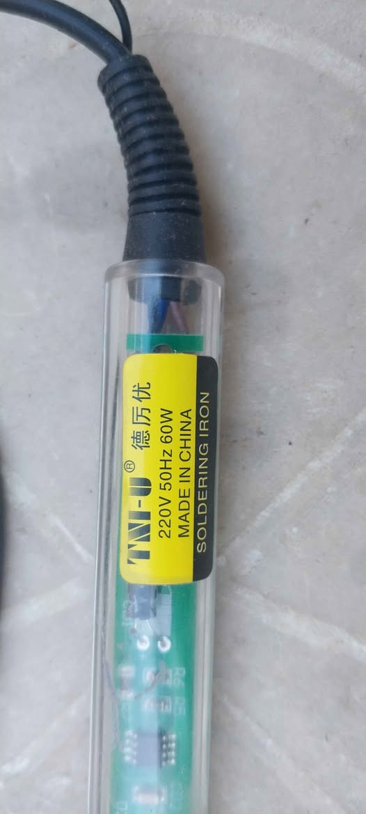 السلام عليكم 
كاوية 60w تبها ناعم مشتريها من باب الشرقي أو علبتها موجودة
و solder past يعني سولدر سائل من تحمي يصير solder
 مكاني بغداد/الزعفرانية 
السعر ١٩ ألف بغداد, العراق


**إذا كنت صاحب هذا الإعلان وتريد حذفه لأي سبب، رجاءا أرسل رسالة إلى الدعم الفني**