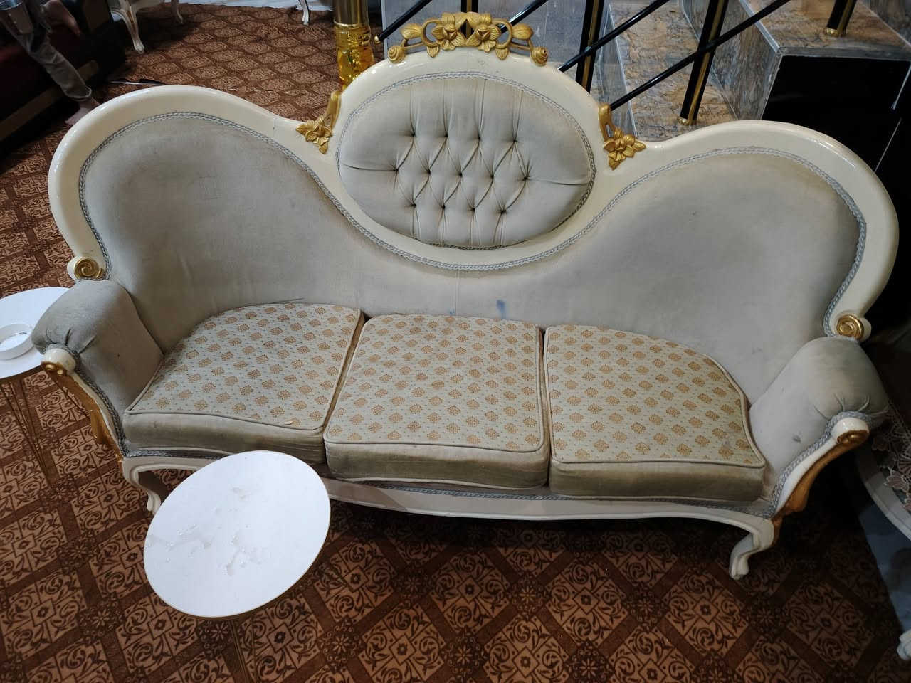 سلام وعليكم تخم بيع نضيف حال سعر ٢٠٠ الف بي مجال عنواني حي الاسره ***********
