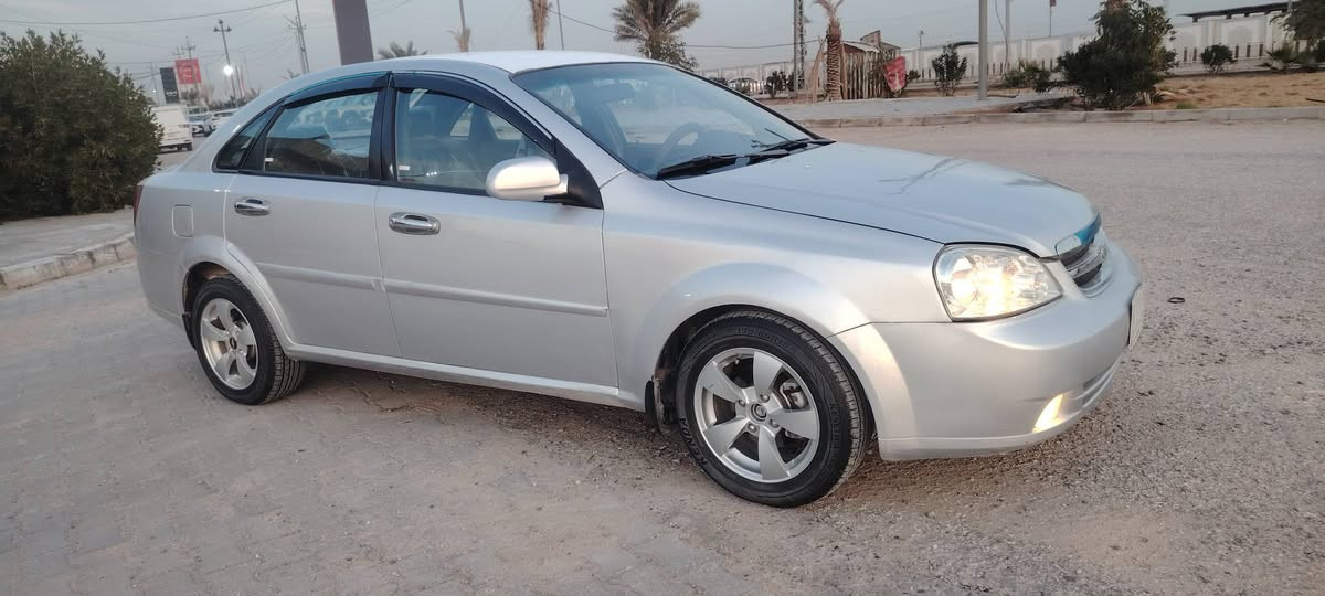 ابتره موديل 2006 وارد خليجي مكينه وكير اوتماتيك وحداديه وتخم تاير وكهربائيات كل شغاله سياره جاهزه مال جناي السعر 65 وبيه مجال الرقم ***********
