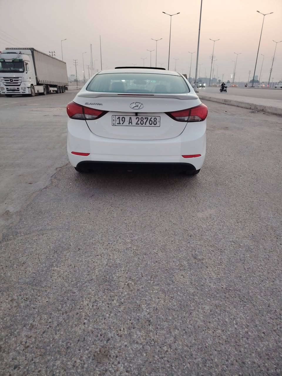 السلام عليكم سياره نوع النترا موديل 2015خليجيه فوول واحد ع واحد كفاله عامه مكينه وكير وحداديه وتبريد وتخم تاير كفاله العنوان كربلاء السعر 128 وبيها مجال بسيط رقم الهاتف ***********
