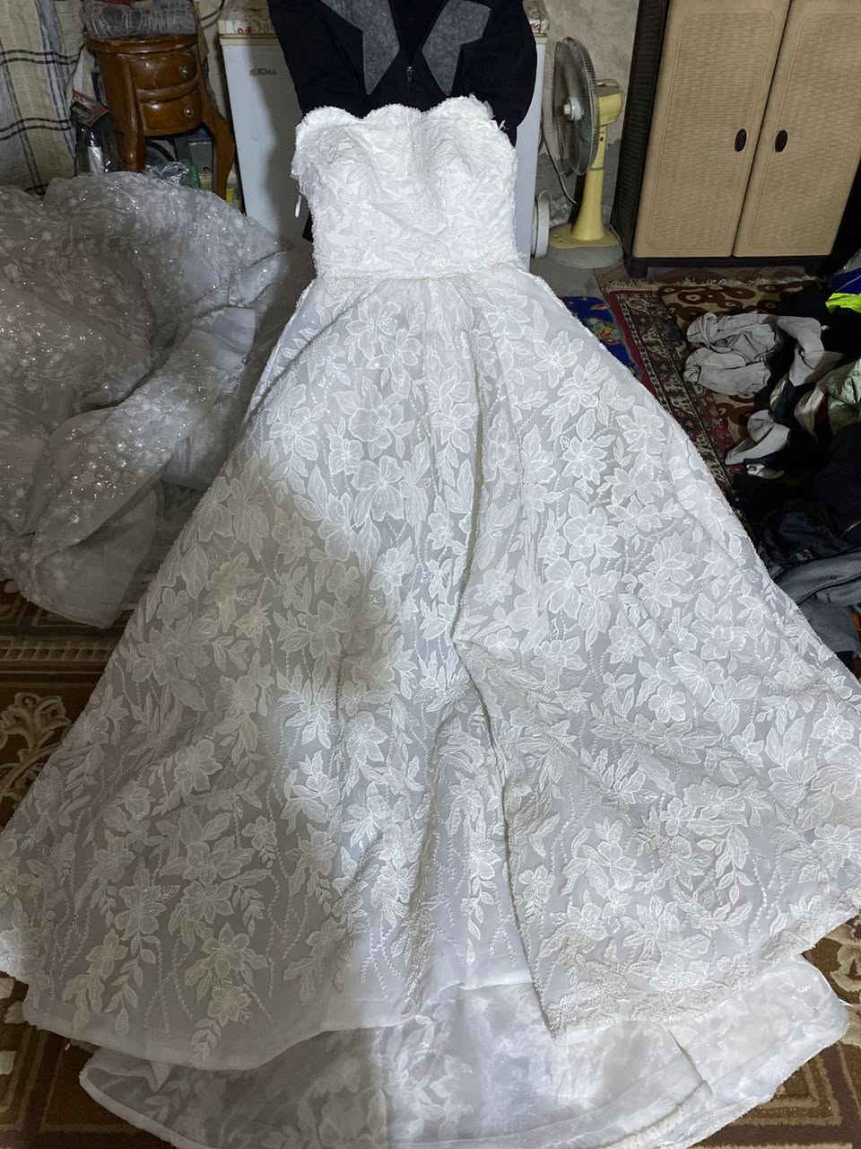 بدلات مال اعراس للبيع لاصحاب الصالونات جديدات ونضاف قيم واخذ بل يرضي الله مكاني ورديه خارج للتواصل واتساب ***********
