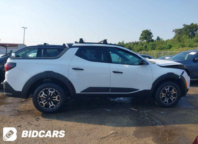 الضرر موضح بالصور السيارة فول مواصفات جلد كشنات وكهربائية 5 كاميرات سبلرات على قمارة ماشية 14900 الف ميل  السيارة ( توصل دبي يوم 30 )  للبيع مطروح تستلمه على وضعه مدفوع النقل وفتح حاوية وكل شي ، فقط بدون تصليح 
السعر 142 ورقة بدبي  
عنواني البصرة 
للتواصل ***********
