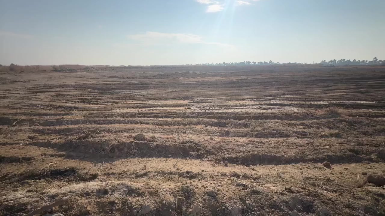 السلام عليكم
متوفر ارض طابو زراعي سند 25

الارض صالح سكن او مزرعة  

الارض على تبليط مباشر وفيها حصة اروائية وقريب منها مدارس 

الموقع بين بغداد فلوجة منطقة النعيمية

***********
