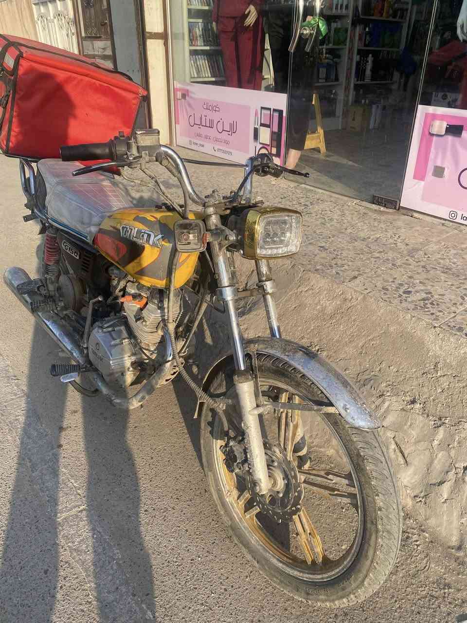 دراجة ايراني سيفان2022 دراجة امنانة اللة ستخدام شخصي اي خلل مابية بس يرادلة تبديل بنزات 10 رايدة 400 وبية مجال الاستفتار هاذ رقمي***********
