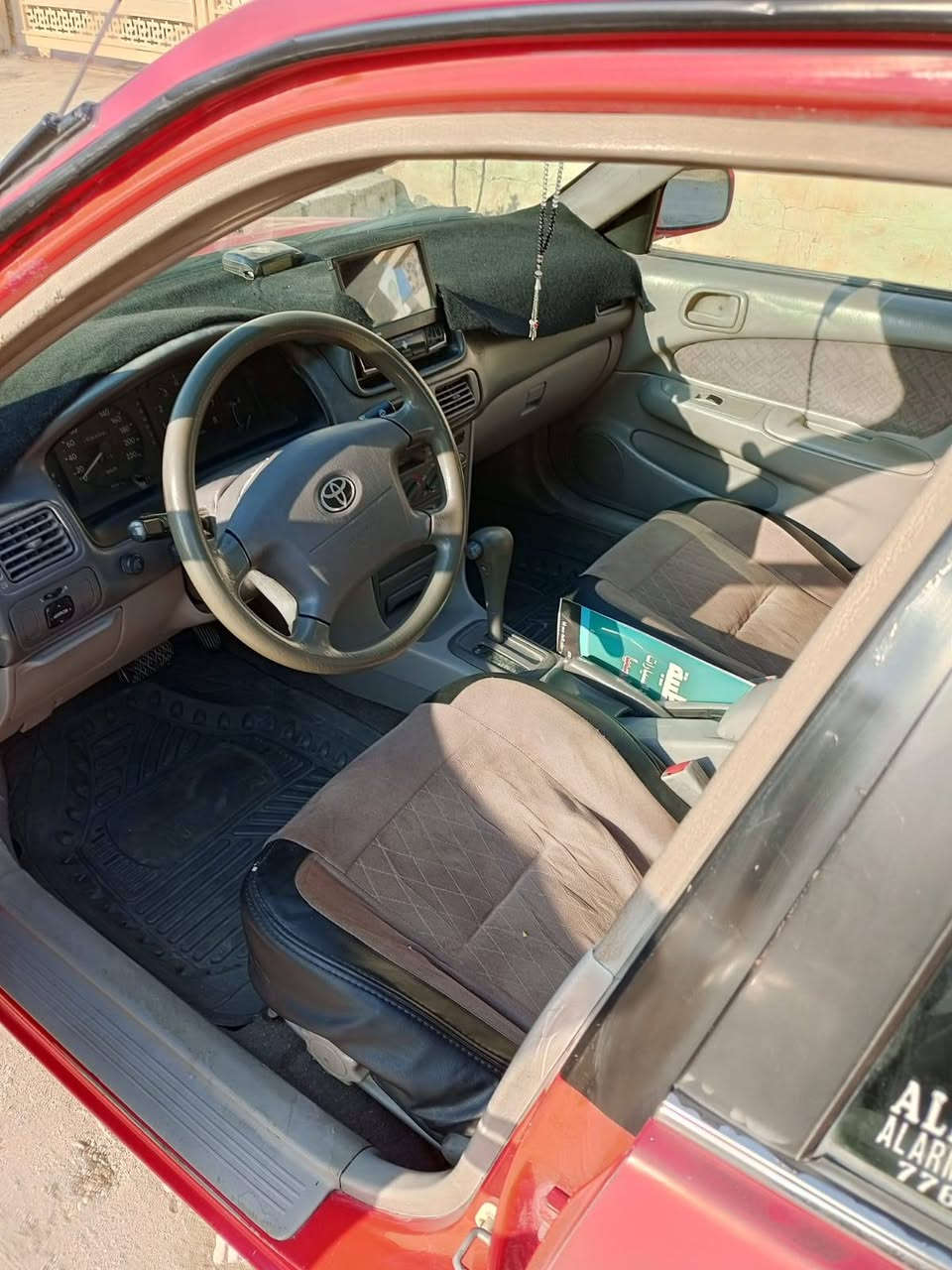 كورلا للبيع موديل 2000 محرك وكير خير من الله صدر أمامي وخلفي جيد فقط تحتاج صبغ حزام والجاملغ من جهة اليمن مبدل والسعر 63 وبيه مجال***********
