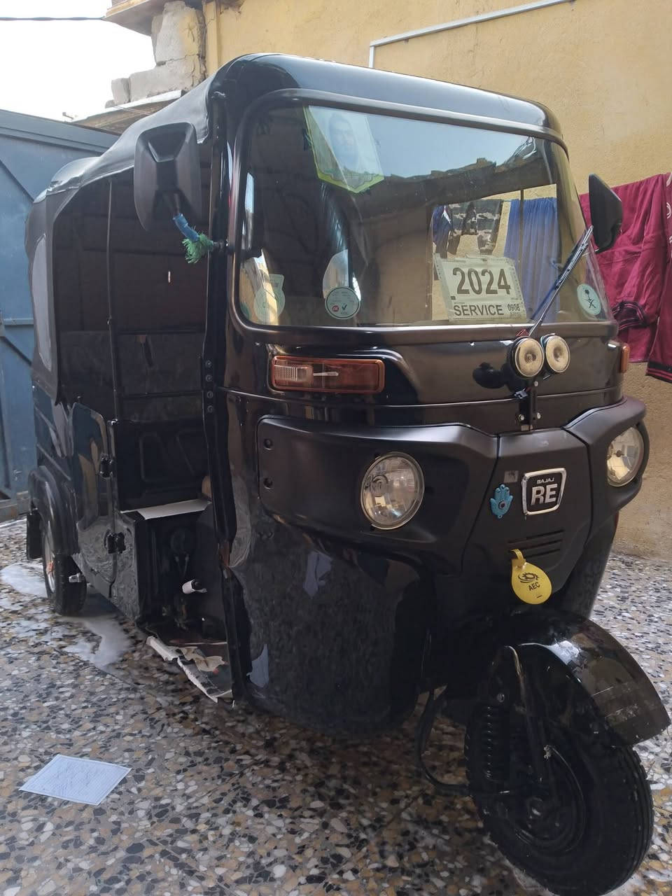 السلام عليكم 
مكلف بلنشر 
تكتك موديل 2024 كفالة عامه فقط ضربة خفيفه 
اوراق اصولي كاملة 
مكينه كفاله عامه برغي مامفتوح بيه 
تكتك كلش نضيفه مال جناي 
المكان البصرة 
الرقم ***********
