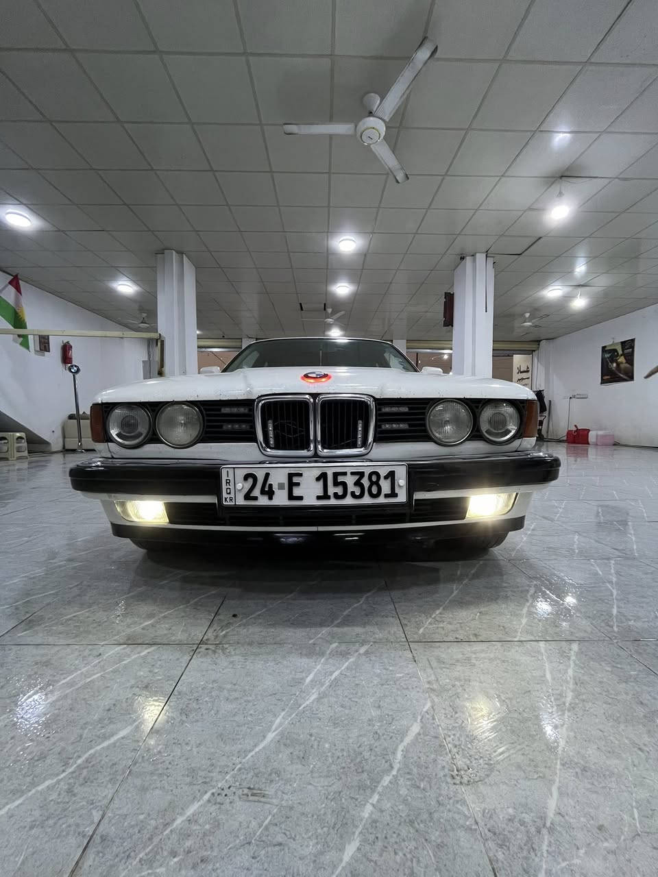 من رخصه صاحب الكروب
بي ام دبليو. 735 كير ومحرك بشرط نضافه فول مابيها اي نقصر وايرمنيه. كلو جديد سياره بدون صبغ بدون  دعم بيها نقص. واحد اي هو اكسنها برادله تبديل طخم تايات جديد تبريد تدفئه كلو شغال ***********. عل واتساب هم متواجد مكان السياره دهوك السياره عليها غرامه 120 ألف فقط تنزل من سعرها السعر 65 $ وبي مجال للطيبين
