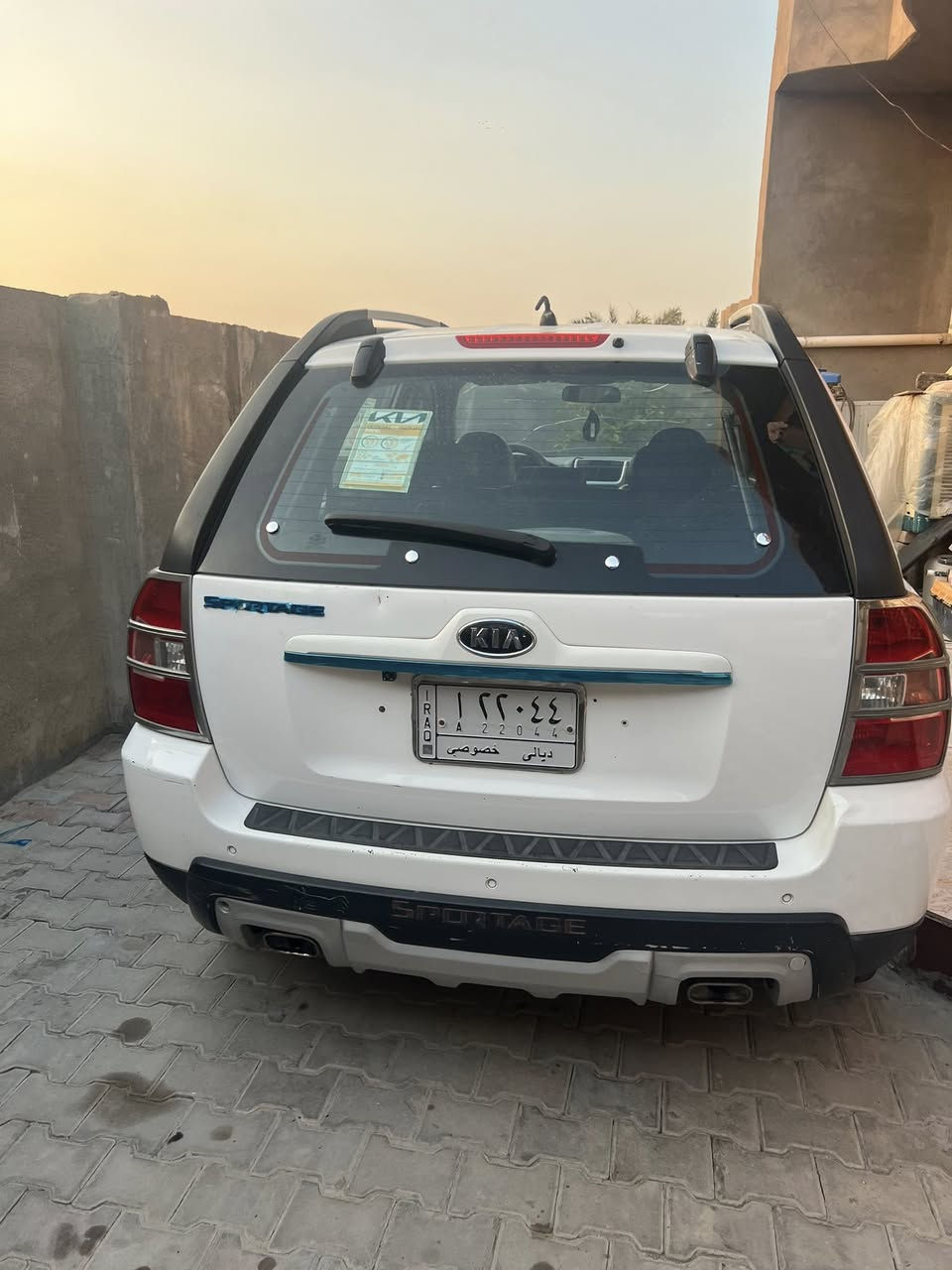 سبورتج موديل 2009 محرك لوك 2000 بيها صبغ بنيد كشنات جلد حساسات تبريد ثلج صدر جديد تخم تاير جديد سعرها ١١٣ بيها مجال *********** مكان ديالى
