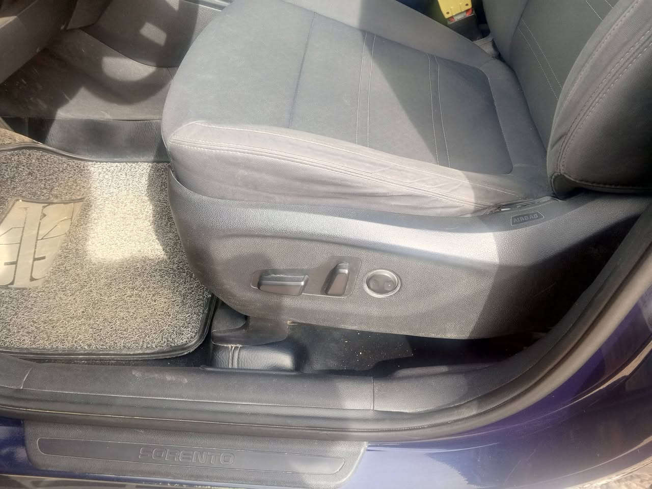 السلام عليكم سورنتو 16امريكي حادث بس بنيد بدون ايرباك سبعه راكب كشنات هيتر كهربائي كشن السائق كامره دواره حساس اشاير بلمري السياره جديده لا بارد ولا شخوط المكان كربلاء السعر 158بيه مجال حك الجيه وكاله وتحويل ***********
