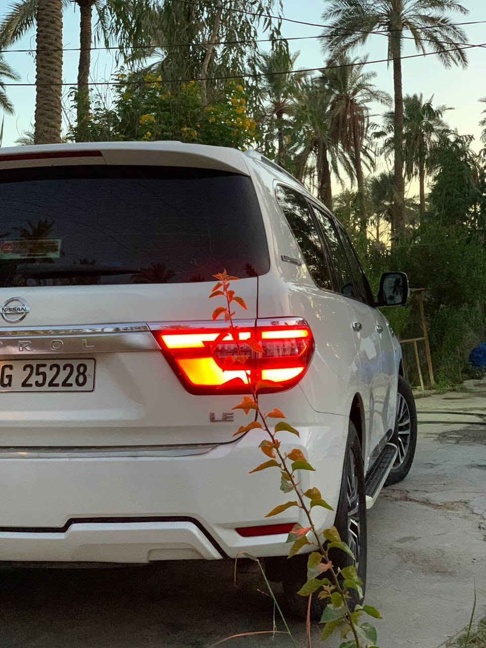 نيسان باترول   
للبييع او مراوس سيف العرب 2012  خليجي  بلاتينوم  1/1 فول  محدث 2023 درجه اولى 
محرك ٨ سلندر 
المواصفات  فول للآخير 

جام اوتو 
كشنات جلد 

تحكم ستيرنك 

كشنات كهرباء 

جنطه كهرباء 

فتحه سقف 

لايت وبك لايت لد 

انارة ترحيب 

مري شفط 

كاميرا خلفيه 

شاشه وسطيه 
ملاحظه : امانه الله السياره مصروفه عليها اكثر من 120 ورقه لذلك ما تتقارن  بالبقيه  لان شغل جناي درجه اولى السياره مصبوغه عام لغرض التحديث لان لون 2024 يختلف عن 2012 
مكينه گير كارتون 
 رقم اربيل تحويل ثاني يوم 

العنوان _كربلاء 
*********** كربلاء, العراق
