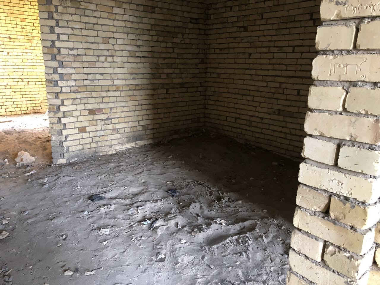 سلام عليكم
مشتمل 140متر طابوك طابقين 
3غرف نوم شارع عرضه12متر 
طابو زراعي 
ب قريه المختار شارع غزه 

الرقم ***********
