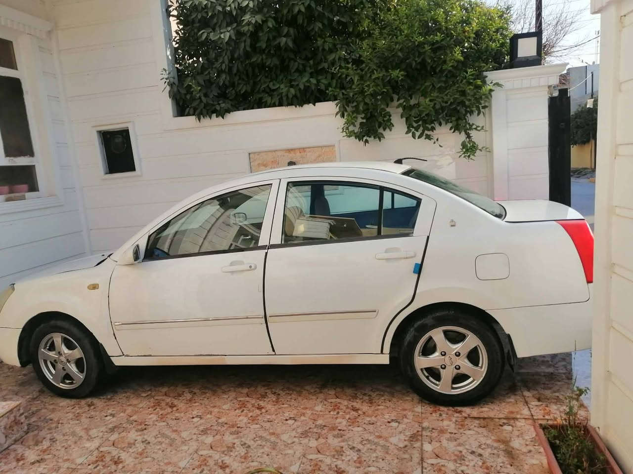 شيري A5 2009 محرك 20 كير عادي ابيض مشروع وطني لغاية 2028 مكان سياره كركوك
  المحرك بي صرف جاملغ  السائق بي معجون 
سعر ۲٨ وبی مجال 
***********
