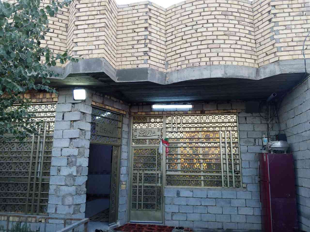 السلام عليكم 
دار لبيع 
مساحة 220 متر طابو زراعي سند 25 
الموقع شارع المعاره 
شارع عموري 
قرب شارع العام 
البيت يحتوي 
ستقبال 
وصاله 
وغرف عدد 2 
مطبخ 
مجمع صحيات داخليه وخارجيه 
اي استفسار 
‏‪***********‬‏
