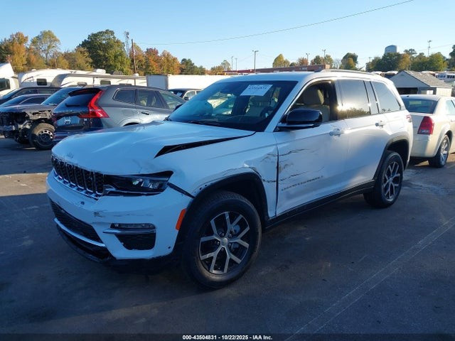 لاصحاب كتب الشهداء 
▪️نوع السيارة :  جيب كراند شيروكي لمتيد 
▪️الموديل : 2025
▪️تاريخ المزاد : الخميس  2026/3/12
▪️ عداد المسافة :  5.633  mi
▪️السعر : حسب المزاد 
▪️حجم المحرك:  3.6     6 سلندر  
▪️تاريخ الوصول : من 45 - 70 يوم 
▪️نوع الحادث:حسب الصور المرفقة والتقرير
▪️اوقات العمل في الشركة تبدأ من الساعة 10صباحاً 
        ولغاية ال12ليلاً  
▪️العنوان 🏦 بغداد البنوك شارع المشاتل بالقرب 
        من جسر البنوك 
▪️للاستفسار يرجى ارسال رسالة الى الصفحة 
▪️او الاتصال على الارقام التالية :
***********      مصطفى
***********     وسام
 #سيارات_أمريكية #الجميع #خاصة #الشحن
