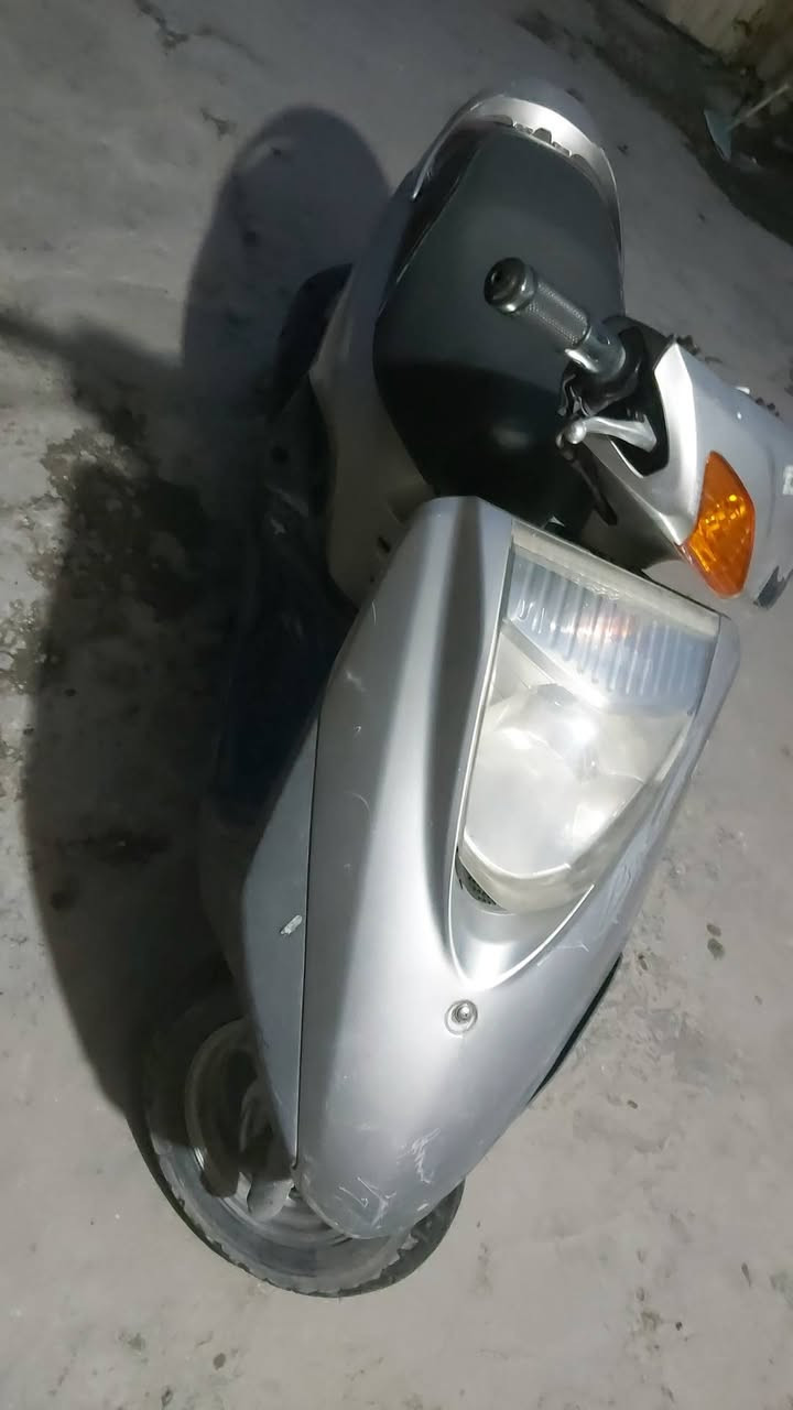 السلام عليكم دراجه رمبة استخدام قليل للبيع ***********
