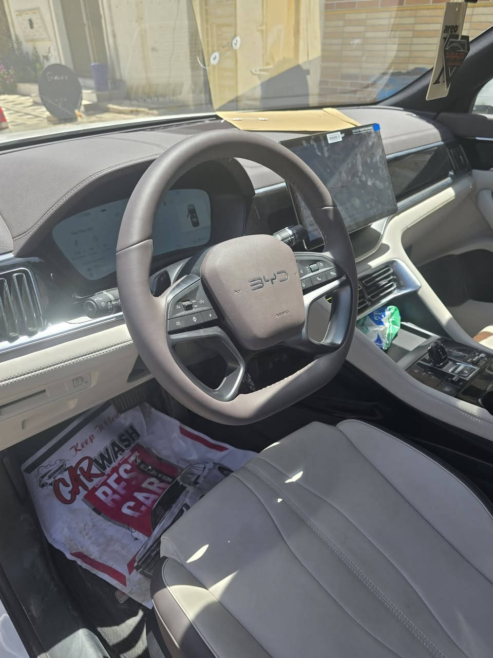 سونك بلص   song plus
Model: 2025 
رقم بغداد 
مجموع المسافة  المقطوعة:2800k
ابرز المواصفات: 
شحن  120 km 
13 كامرة 
صندوق كهرباء
بانوراما 
12  حساس 
كرسي كهرباء 
داخل ابيض 
نظام سكيورتي 
نظام  dvr
نظام قيادة ذاتية 
اتوبارك
السياره مكفوله بحاله الوكاله 
للتواصل :***********واتساب
العنوان :النجف
