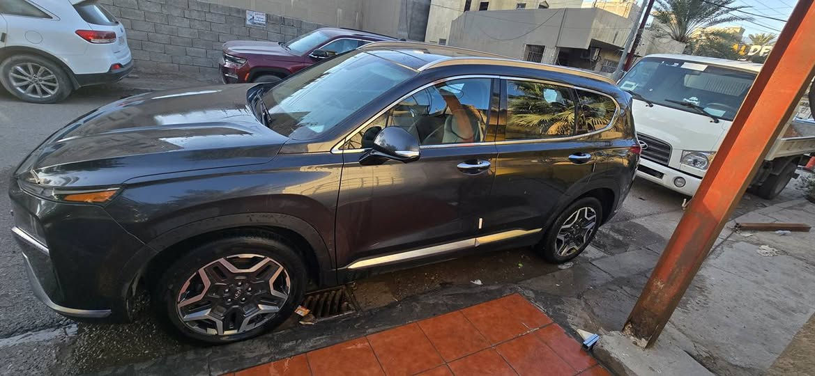 سنتافي موديل ٢١
ماشية ٤٠ الف ميل
السعر ١٧٩ ورقة 
وارد امريكي
السيارة بدون صبغ بدون تبديل حتى الدعاميات بلادية 
حادث خفيف موضح بلصور
لون فيلي 
رقم بغداد
محرك 2500 توربو 
4 كامرات 
رادارات امامي خلفي 
حساسات امامي و خلفي
تشغيل السيارة عن طريق البصمة
تحريك السيارة للامام و الخلف عن طريق البصمة
توقف ذاتي امامي خلفي 
كشنات جلد كهرباء تدفئة تبريد 
جنطة كهرباء
شاحن تلفون وايرلس شحن سريع
تحديد مسار مع قيادة ذاتية 
تبريد مناخ منفصل 
بردات جانبية 
زجاج جانبي دبل كلاس 
ويل حجم 19 انج 
نضام سماعات 12 قطعة HARMON KARDON
توقف عند الازدحامات Auto hold 
هاند بريك بصمة 
تشغيل بصمة 
بانوراما 
شاشة كبيرة 12 انج 
شاشة عدادات 12 انج 
لايتات امامي لد 4 عدسات
لايت خلفي لد
اشارات ب المري 
مرايات تعتيم ذاتي 
Auto stop اطفاء المحرك ذاتيا عند الازدحام 
تدفئة ب الستيرن
للتواصل ***********
