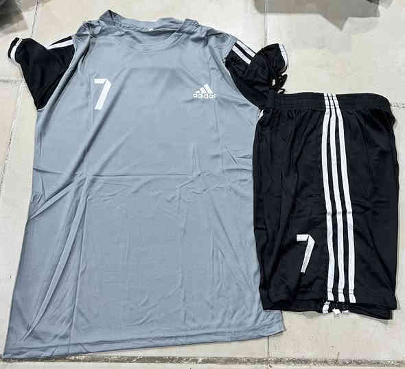 دريس و شورت مرقم ظهر و صدر و شورت 
قياسات m,L,xl,xxl 
تسلسل من 2-25 
خامة اصلي 
يتوفر خدمة التوصيل لجميع محافظات 
السعر 24 عدد ب 100 الف 
مانبيع اقل من 24 عدد 
للطلب راسل خاص 
العنوان : كركوك شورجة مقابل مركز شباب شورجة 
***********
