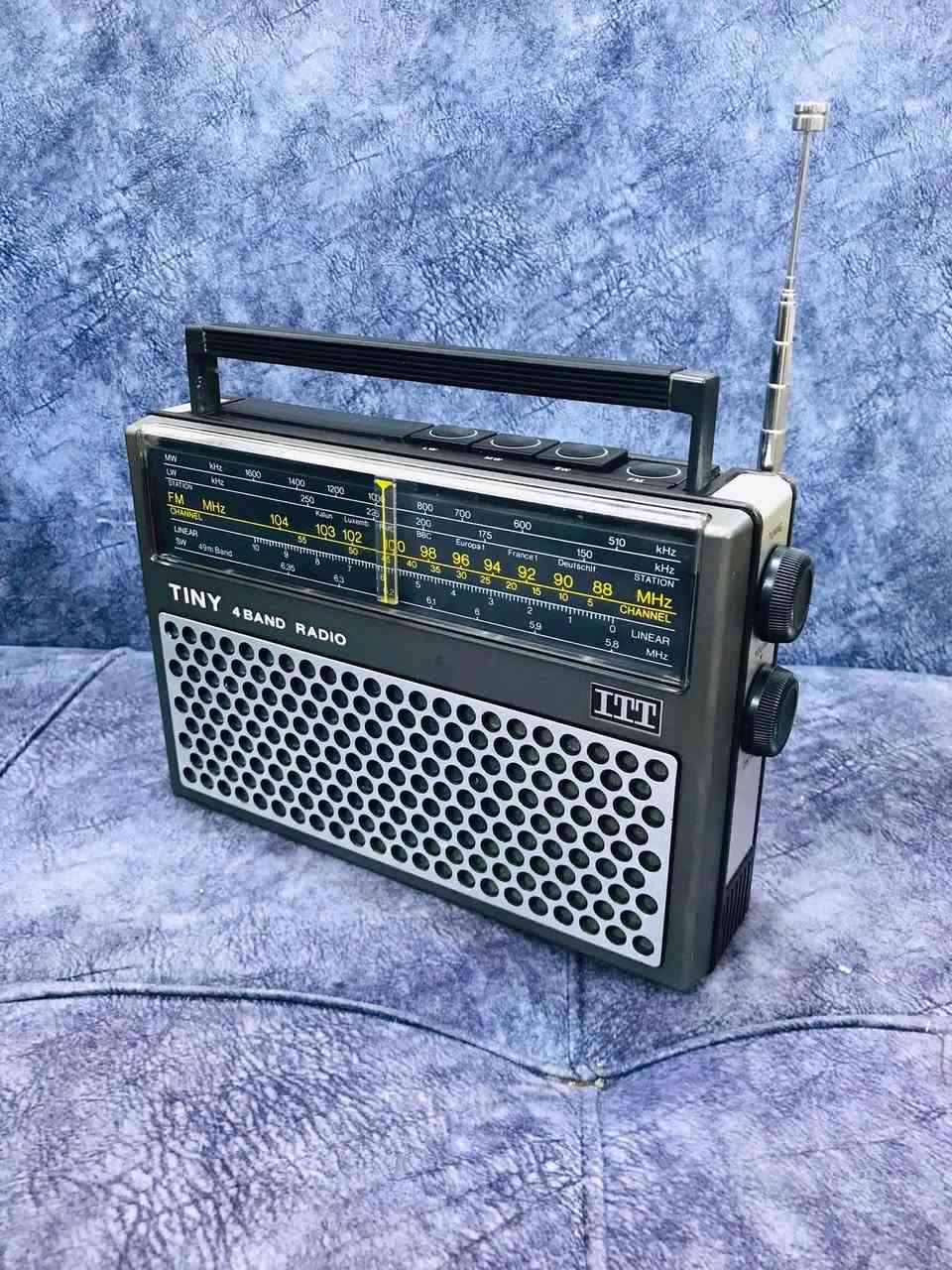 للبيع 📻
جهاز راديو من شركة ITT المانيا
نظافة الجهاز 95 % على شركة 
نظام الراديو FM / MW / SW / LW
كهرباء 220 V + بطاريات وسط 6 🔋
عرض الجهاز  24 عرض 17 ارتفاع 
سحب الراديو جداً راقي ونقي 🎼
للاستفسار اكثر مراسلة الصفحة 
وات ساب *********** اتصال ☎️
