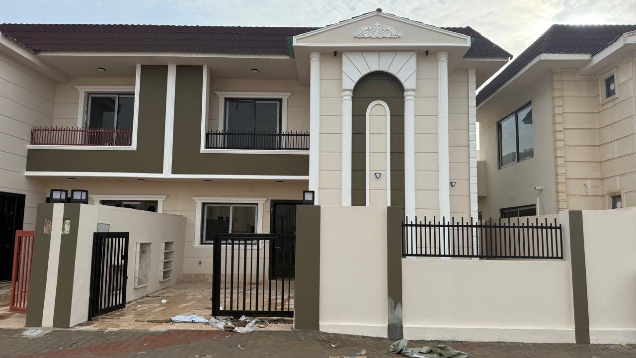 السلام عليكم كادر صبغ داخلي وخارجي تصليح طلس جاهز كادر متكامل التصال ***********
