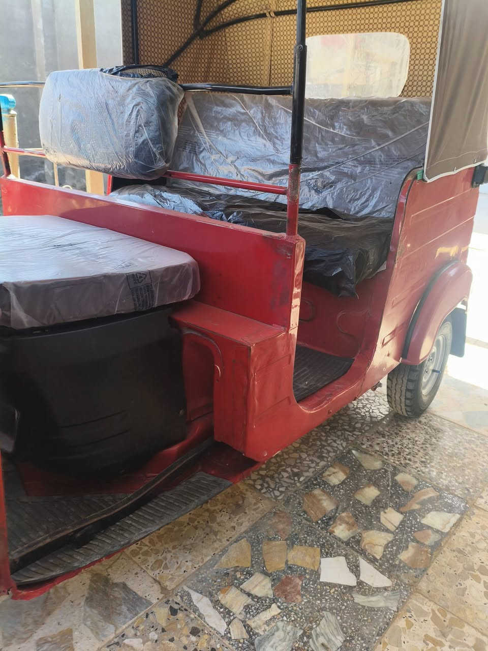 السلام عليكم تكتك 2018 رقم وسنوية تكتك جاهزه كبل للشارع مابيه صبغ بس دوس وبيه شويه بلغد موضح بالصورة مكينه خير من الله لا تنقيص ولاتبخير اكسن جديد مكاني البلديات السعر 5 وبيه مجال الرقم ***********
