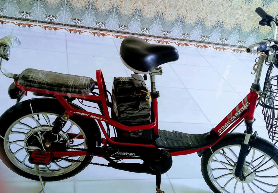 سلام عليكم دراجة للبيع شحن بدون بطريات 
شغال مابي اي نقص 
***********
مكان ديالى ناحية العظيم
