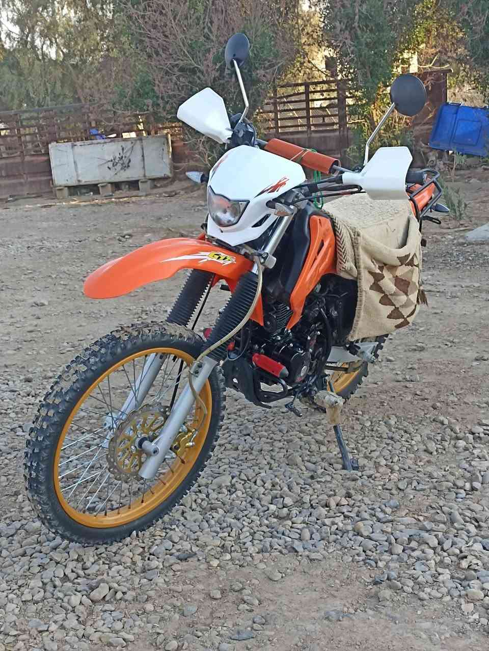 السلام عليكم
دراجه كاويار للبيع 
موديل 2024
العنوان: واسط جصان 
السعر 1200
وبيها مجال قليل
رقمي.
***********
*المو شراي لايخابر فضلا.
