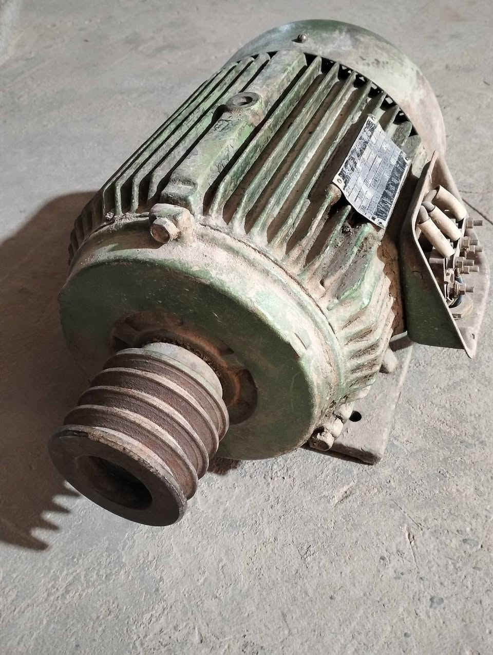 موطور 10حصان نوعيه قديم ومامفتوح على الضمان السعر 350


**إذا كنت صاحب هذا الإعلان وتريد حذفه لأي سبب، رجاءا أرسل رسالة إلى الدعم الفني**