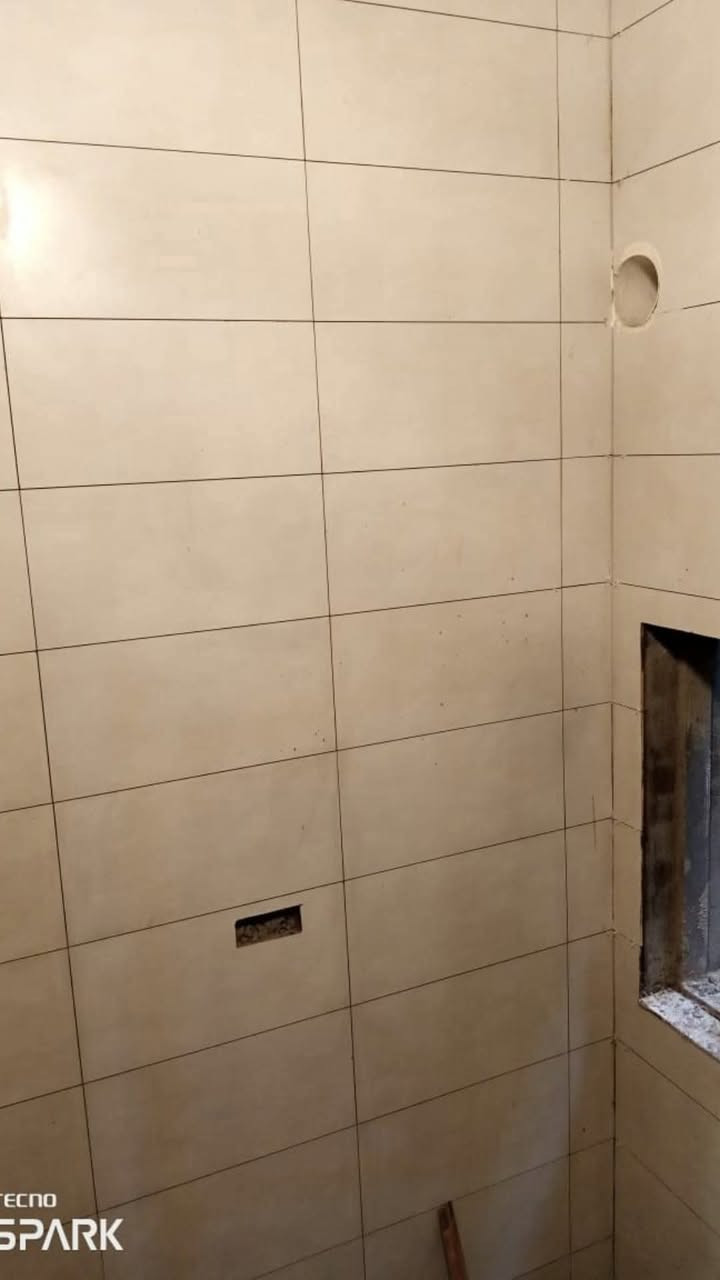 خلفه ابو عباس لبخ ومخمر وسيراميك وجهات بحدث الديكورات وصبغ ومعجون بكادر مختص سعار مناسبه شغل داخل البصره رقم الهاتف ***********
