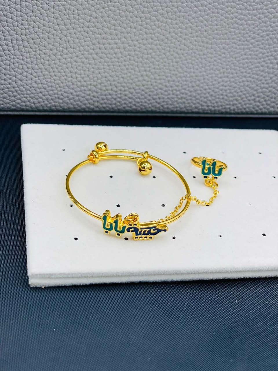 شباحية  أطفال 👶
موديلات ناعمه وأنيقه يضيف لمسة جمال لإطلالة الصغار 💖
تصميم خفيف ومريح لليد مناسب للاستخدام اليومي والمناسبات 👌
موديلات حلوة تناسب الأطفال وتخليهم يلمعون أكثر ✨
‏_______________Girly______________
نتميز بكل ما هو جديد بعالم الإكسسوارات 💍
للاستفسار يرجى مراسلة الصفحة 📩
أو زورونا بموقعنا الكائن في:
📍 تكريت – مجمع العقيق التجاري مقابل منتزه زيونة
🚚 يتوفر توصيل إلى كافة محافظات العراق
#سوار_اطفال
#اكسسوارات_اطفال
#بنات
#ترند
#girly


**إذا كنت صاحب هذا الإعلان وتريد حذفه لأي سبب، رجاءا أرسل رسالة إلى الدعم الفني**