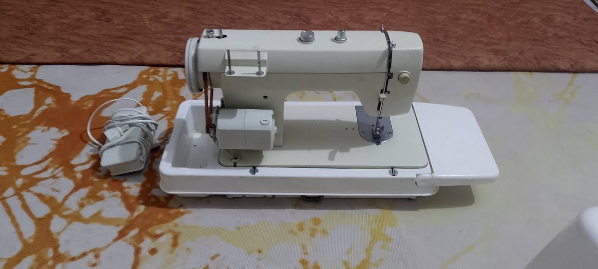 مكينة خياطة شغالة سعر 225الف بيهة مجال رقم موبايل ***********
