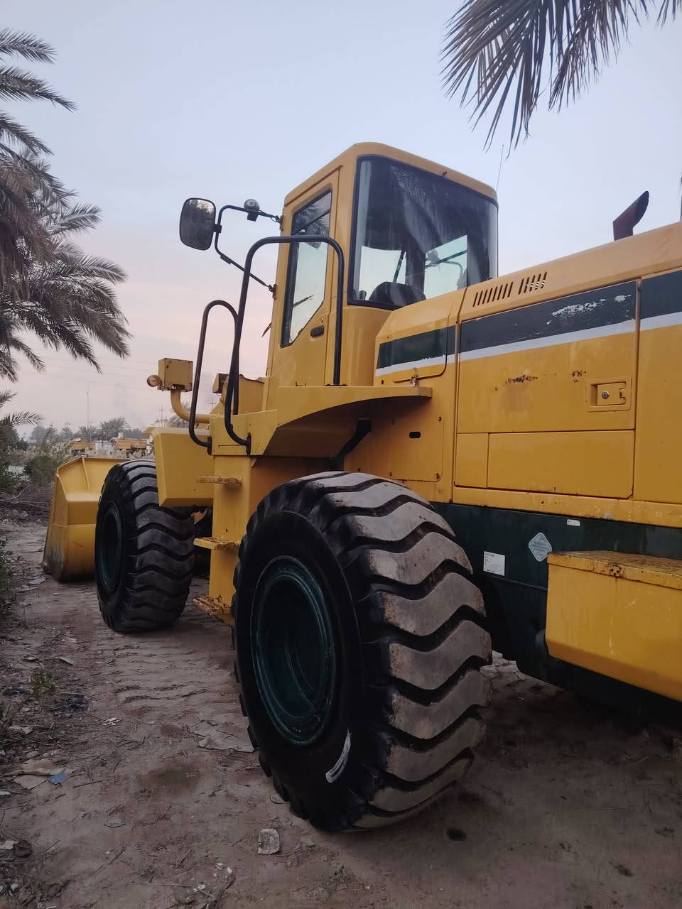 سلام عليكم للبيع شفل كاوسكي حجم 80 وارد ياباني زت  A مكينه أزوزه موديل 2009 مكينه جاهزه للعمل مكاني بابل سعر 6  وبيه مجال رقم الهاتف ***********
