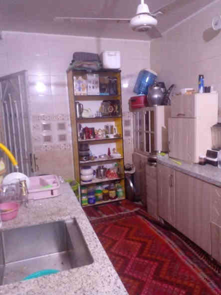 100م طابوق مسلح حي البساتين شارع حسينيه الصادق  غرفه ومطبخ وصاله مع خدمات داخليه وخارجيه  السعر 55 للاتصال ***********
