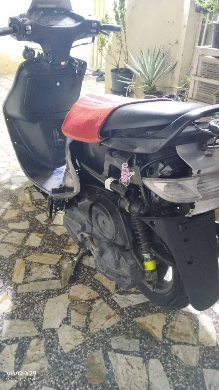 السلام عليكم فراشه للبيع دراجه نضيفه مكفوله من كلشي   مامفتوحه سعره 450وبيه مجال قليل مكاني نجف حي المكرمه رقمي ***********
