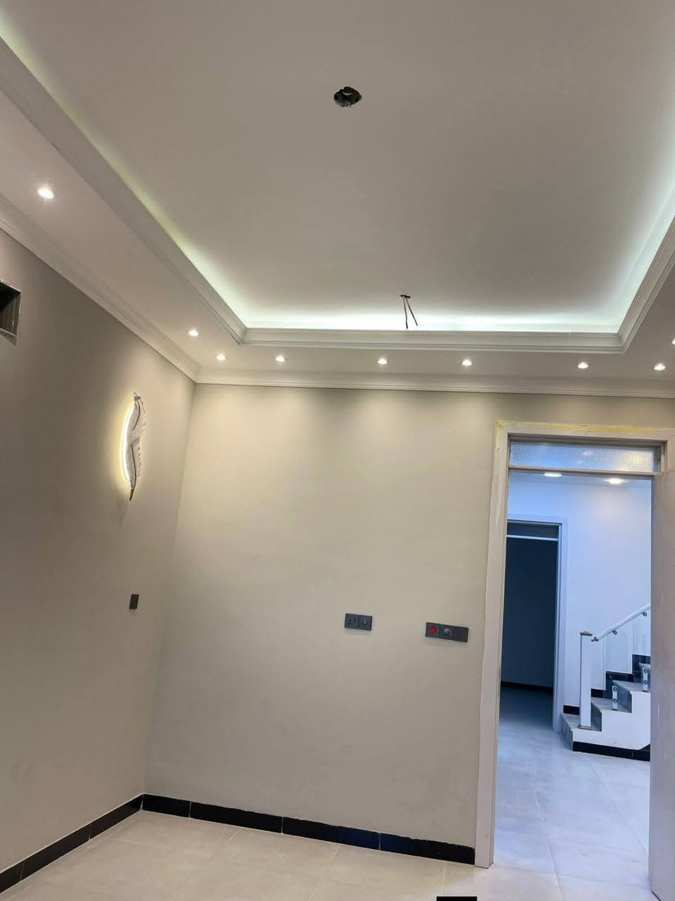 بسم الله ماشاءالله 
 🏠#دار_للبيع   100متر واجهيه 6،25متر نزال 16متر
  طابقين   بناء حديث وتصميم متكامل ✨️
يحتوي البيت. ع[3غرف نوم -استقبال -صحيات عدد 2- صالة- ومطبخ] البيت شغل درجة اولى 
مع الخدمات[ماي-كهرباء-تبليط]✨️
🔴ملاحضه البيت جاهز للسكن 🔑
⬅️نوع العقار  طابو زراعي سند 25 اقرار محكمه 
⬅️العنوان #بغداد_الدوره_البوعيثه   
       مجمع السلطان الاول 
🔴للاستفسار  خاص او الاتصال ع  الرقم 
☎️***********
☎️***********
☎️***********
