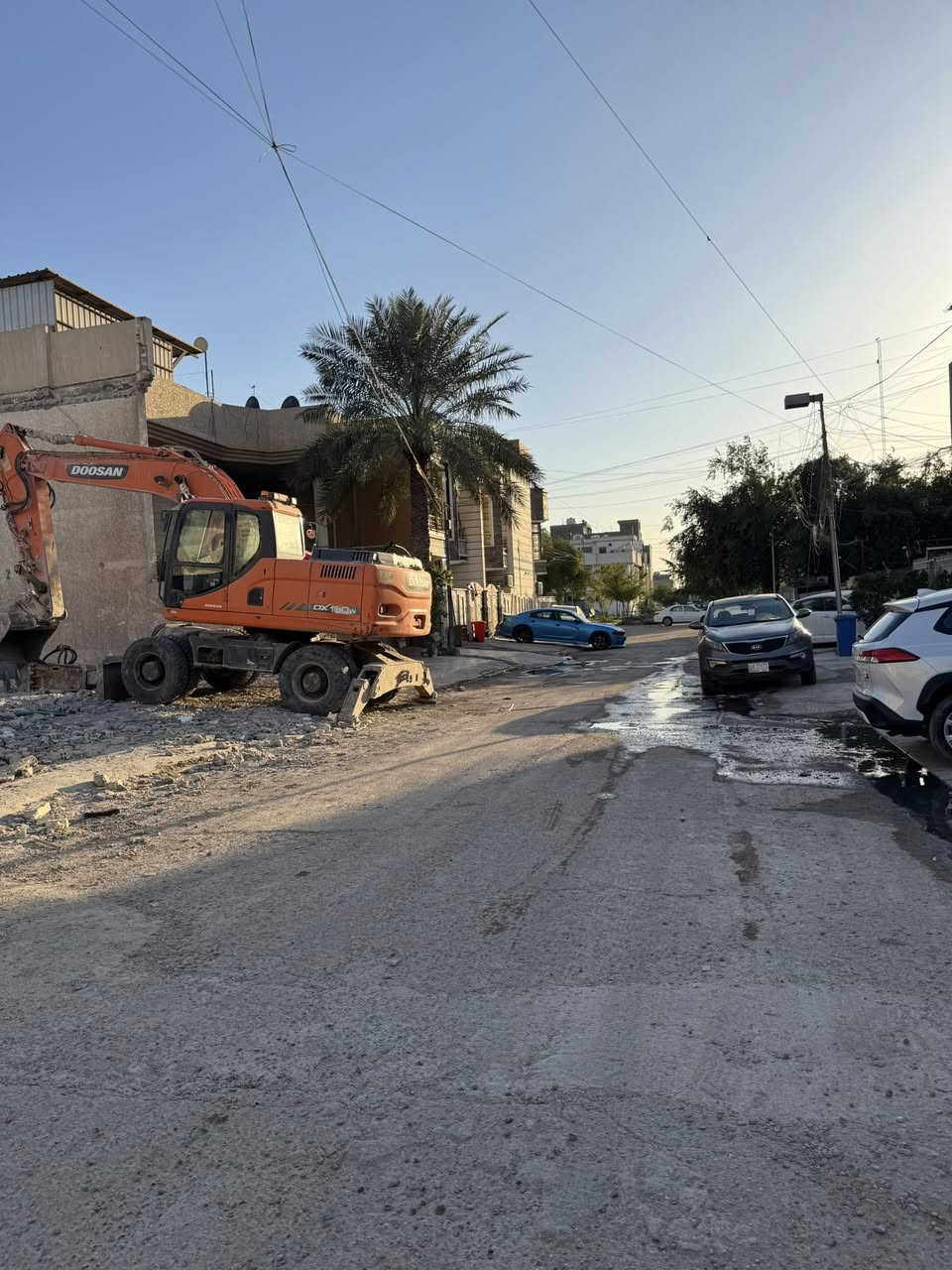 السلام عليكم 
➖ قطعه ارض ركن للبيع حسب التقطيع في شارع فلسطين ا :-  
▪️المساحة : 100 م الواجهه : 12,5 م    النزال : 8 م     
▪️ المساحة : 50 م الواجهه :6,25 م  النزال :8 م 
▪️ المساحة : 60 م الواجهه : 7,5 م   النزال :8 متر 
▪️المساحة :40 م  الواجهه : 5 م   النزال 8 
▪️محله : 504  موقع جدا ممتاز
                           للاستفسار :
                           ***********
                          *********** 
عنوان المكتب //  تقاطع النخله قرب مطعم قدوري مكتب الرحمن ّ
