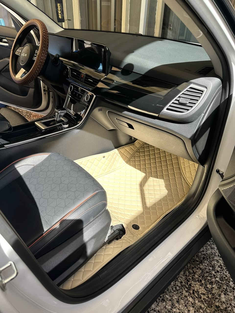 سيلتوس 23 خليجي 1500
رقم بغداد جلد بصمه شاشة لمس كامره خلفية 
بانورما وبعد بيها هواي مواصفات 
ماشية 24 الف 
168$ بيها مجال 
بغداد البياع 
***********
