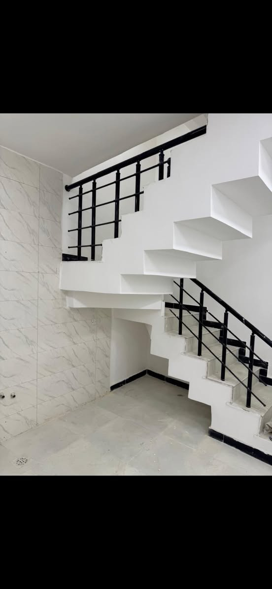 سلام عليكم 
مشتمل مساحة ٤٠ متر
واجهة ٤ نزال ١٠
جديد بناء ٢٠٢٥
يحتوي على 
صاله ومطبخ وخدمات 
الطابق الثاني غرفتين نوم 
العنوان بغداد الجديدة النعيرية 
قرب جامع عرفات
للستفسار ***********
