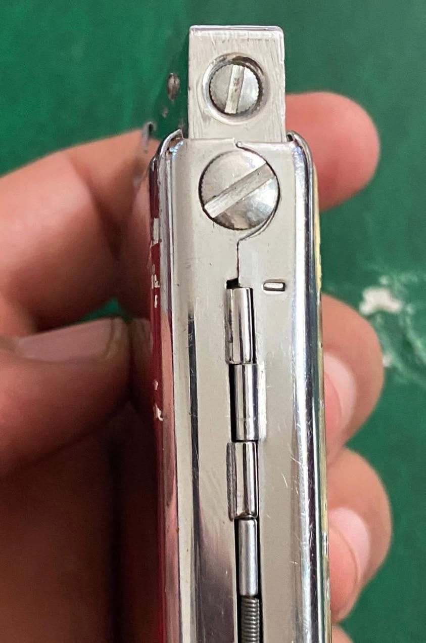 قداحة ماركة هادسون / Hadson بعدها بليبل الشركة ما مستخدمة اصلي
المنشأ : اليابان ، ناغويا 
الانتاج : 1950 
الرقم التسلسلي : Tc-5752
جداحة تعمل على نفط مع حافضة جكاير 
متواجد خاص للاستفسار 
***********
