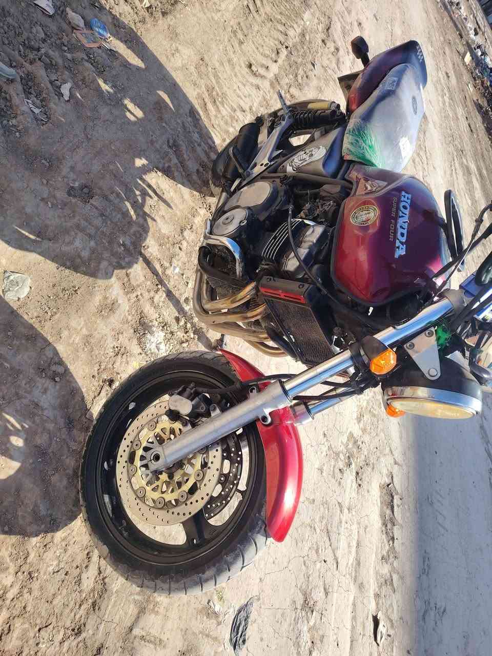 سلام عليكم
بطح سي بي فور مديل 2000 دراجه كفاله اوراق وكمرك مدفوع تخم تاير. جديد باتري جديد  كرهبايات صالنصه رياضي سكان رياضي الدراجه مال جناي سعرهه 1900وبيهه مجال قليل مكاني دوانيه رقمي ***********
