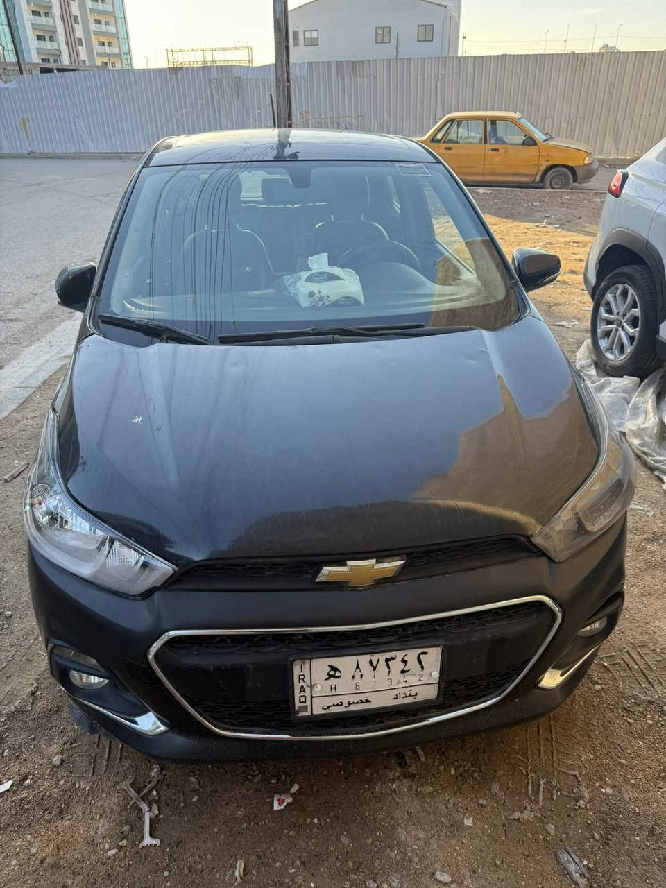السلام عليكم
شيفورليت سبارك موديل 2017 
خليجي السياره فول مواصفات 
مواصفاتها كشنات جلد بصمه تدفئه بلكشنات
مري شفط تحكمات كامره شاشه جبيره
ماشيه 120 الف km
تبريد ثلج كير ومكينه مكفول
السياره بيها طخه بلجاملغ صغيره وبدلته بلادي 
وبيها شويه بارد والسونار بلمنشور 
رايدها ب٧٨ وبيها مجال 
مكاني بغداد الحريه 
***********
