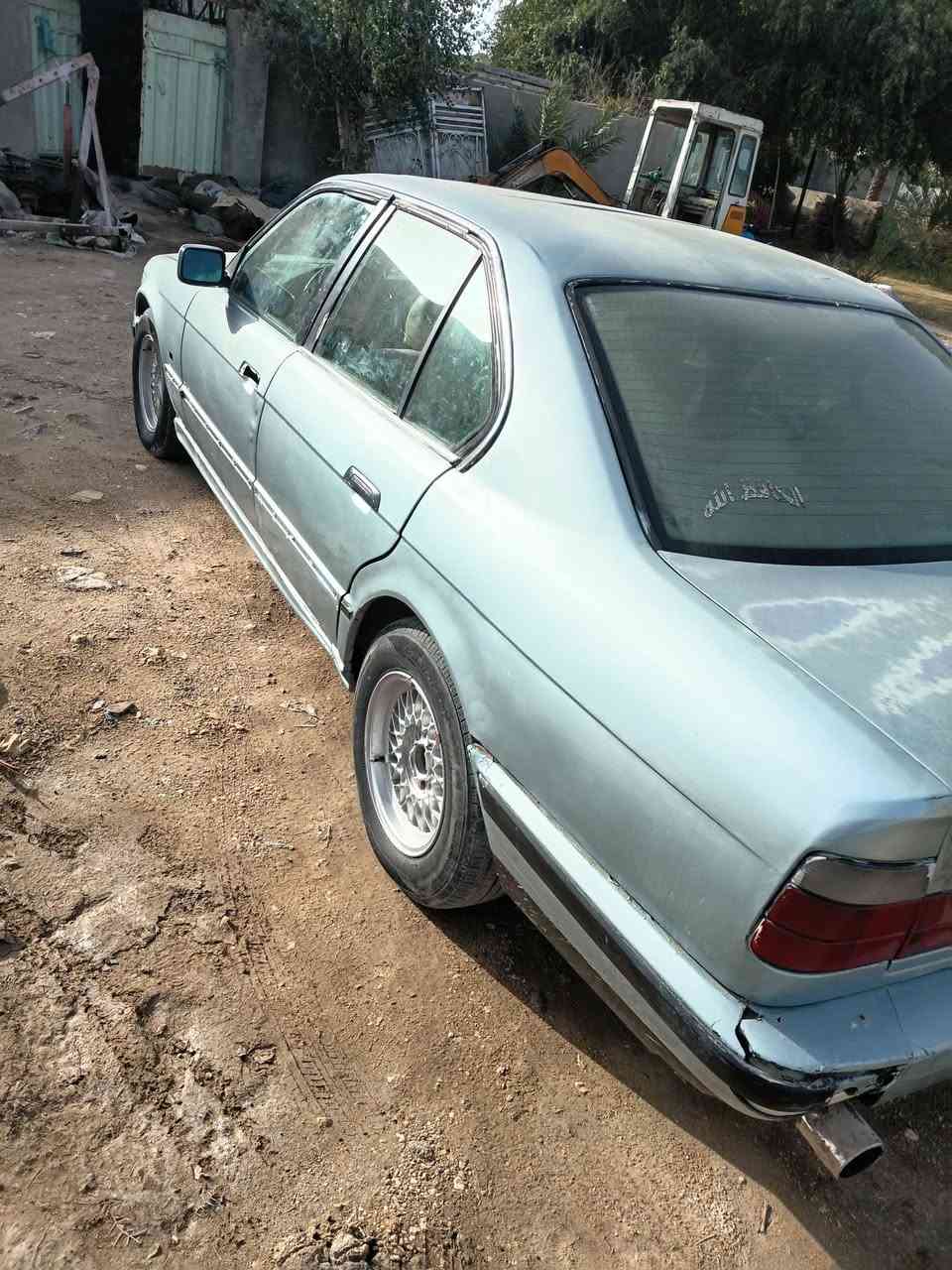 من رخصة الادمن
بي ام دبليوا ٥٢٠
رقم بغداد بأسمي
السعر ٣٠ وبيها مجال 

***********
