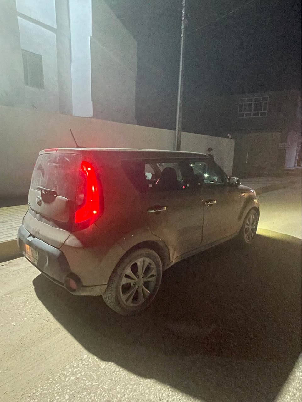 صول موديل 2015 للبيع مكينه 2000 السياره نضيفه على ايد مره بيها 3 قطع صبغ وحده كلير من امريكا 
مواصفات عاديه 
ماشيه 79 الف حقيقي
رقم بابل تحويل ثاني يوم 
مكانها كربلاء 
*********** كربلاء, العراق
