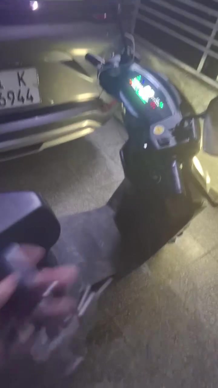 السلام عليكم عندي دراجه شحن YADEA مستعمل للبيع
سعرها 800 وبيها مجال
مكاني بغداد الطالبيه
رقم الهاتف ***********
