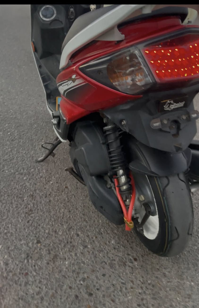 سلام عليكم سكنس فحل ام طلاعات خمسينية مكفولة مكينة ملح وخرسة  دهن موتل بانزين بس محسن الدراجة مال جناي مو بياع شراي تايرات جلاتيني شلعة معدل خير من الله دراجة مناقصها شي للاستفسار ***********
